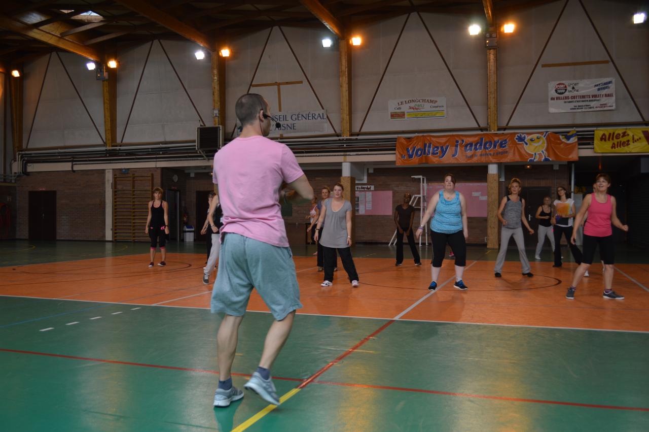 Quelques pas pour faire monter le cardio
